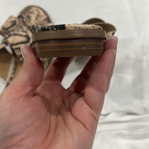 Franco Sarto cross band snake skin sandal - Picture 4 of 4